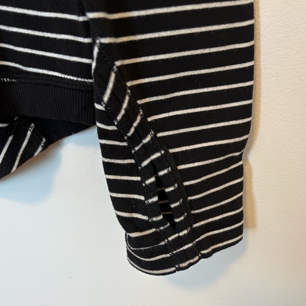 Lululemon Base Runner Long Sleeve , sz : 6 - Picture 12 of 12